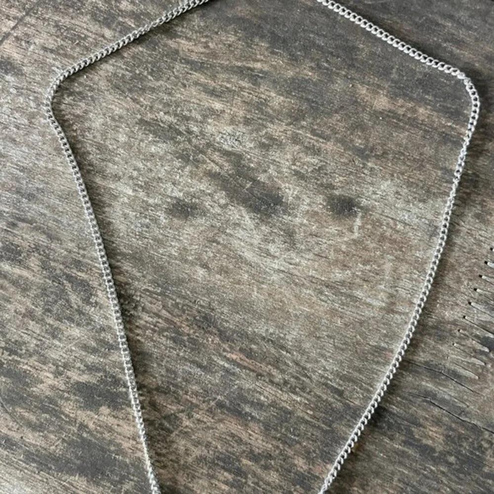 NEW NIKE SILVER NECKLACE PLATED METAL 20